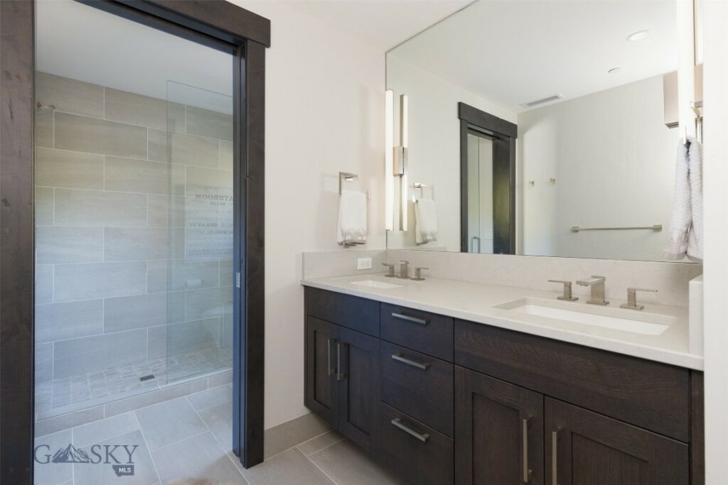 85 North Outlook Loop