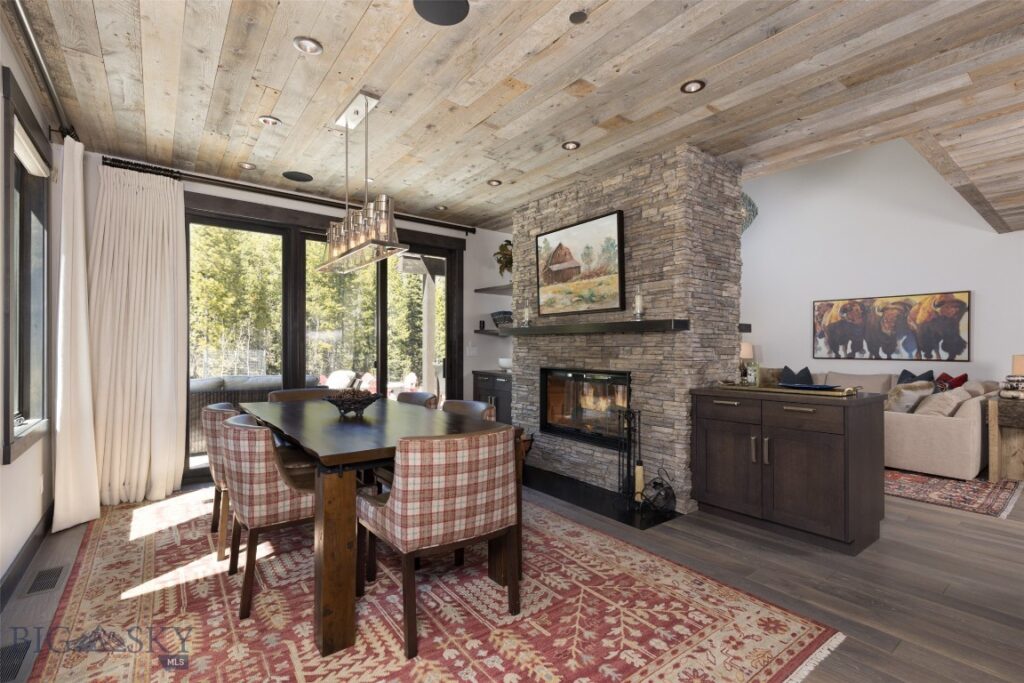 85 North Outlook Loop