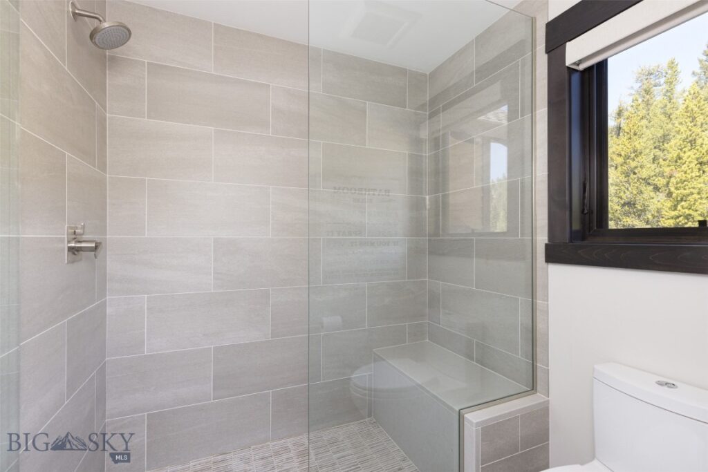 85 North Outlook Loop