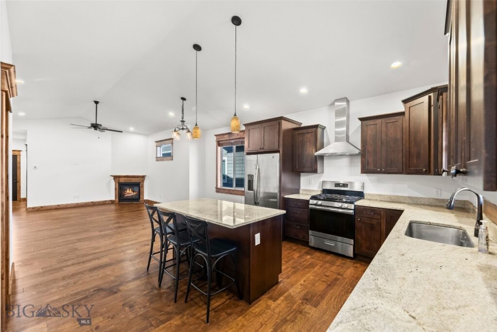 886 Flanders Creek Avenue