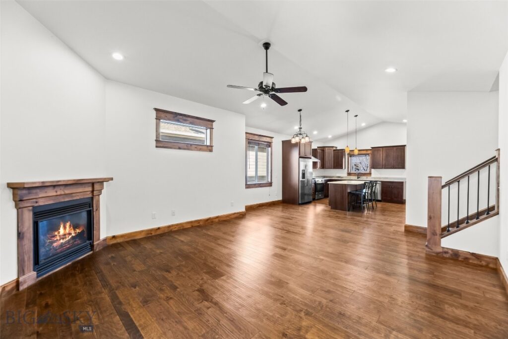 886 Flanders Creek Avenue