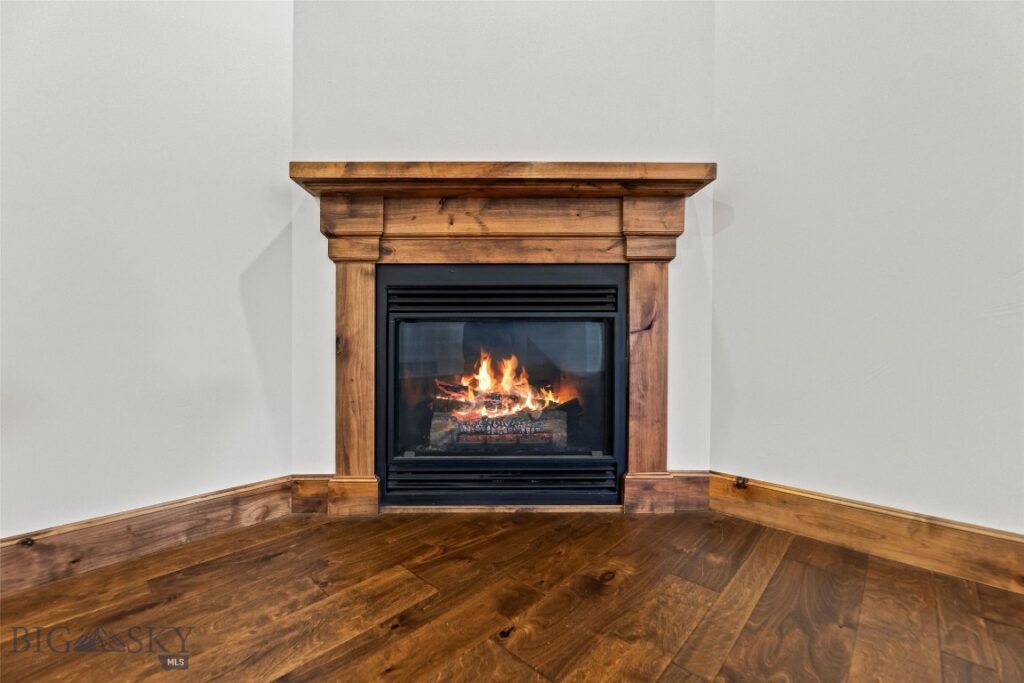 886 Flanders Creek Avenue