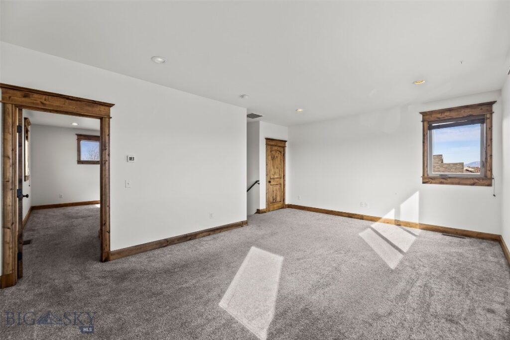 886 Flanders Creek Avenue