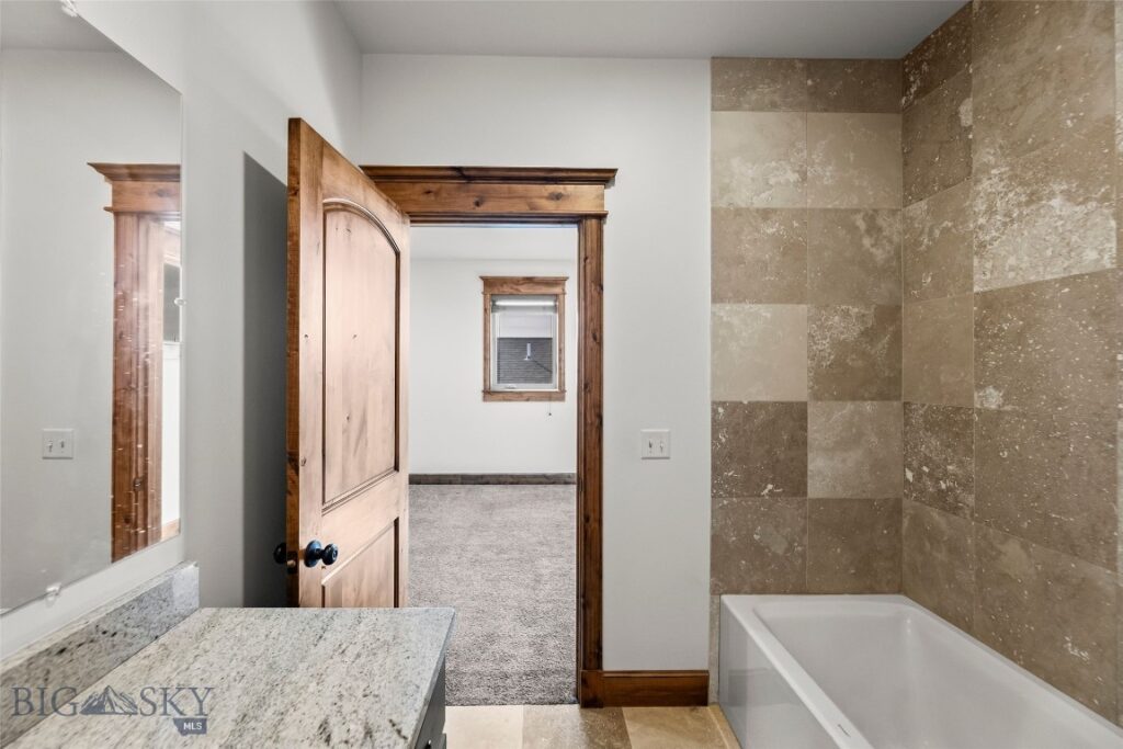 886 Flanders Creek Avenue