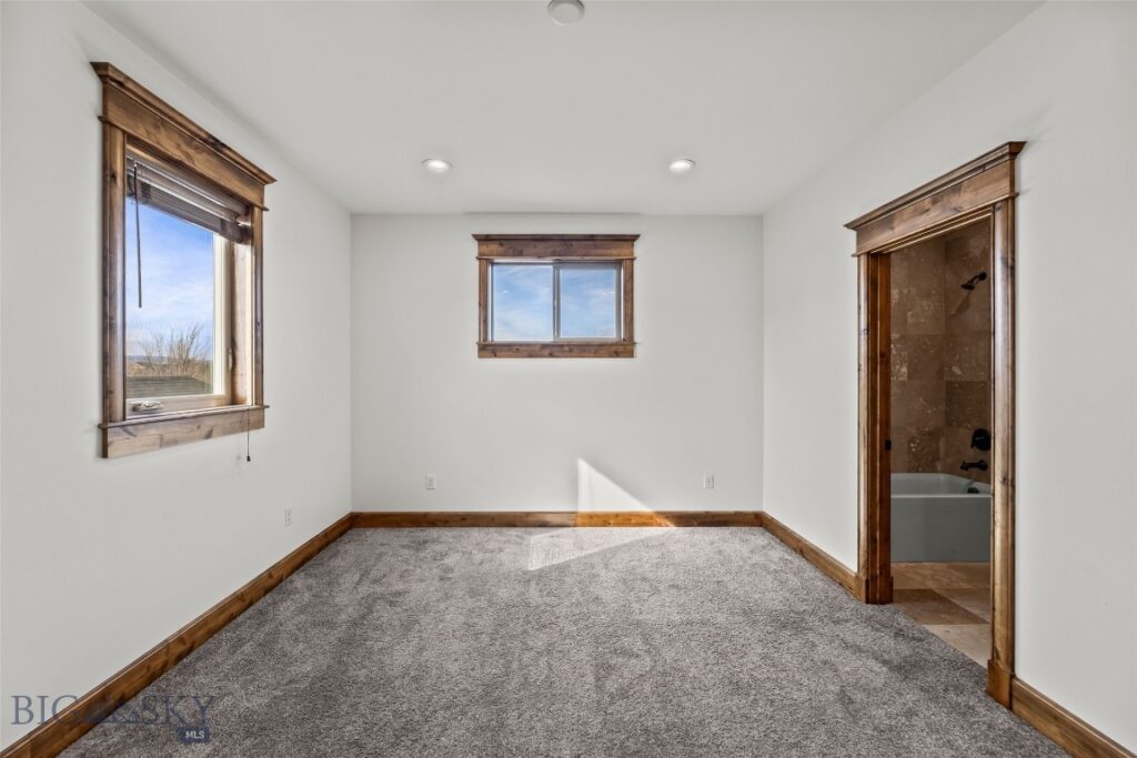 886 Flanders Creek Avenue