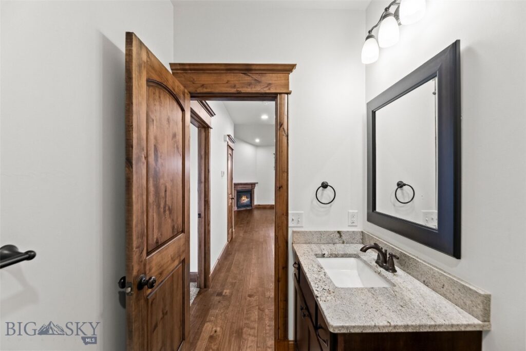 886 Flanders Creek Avenue