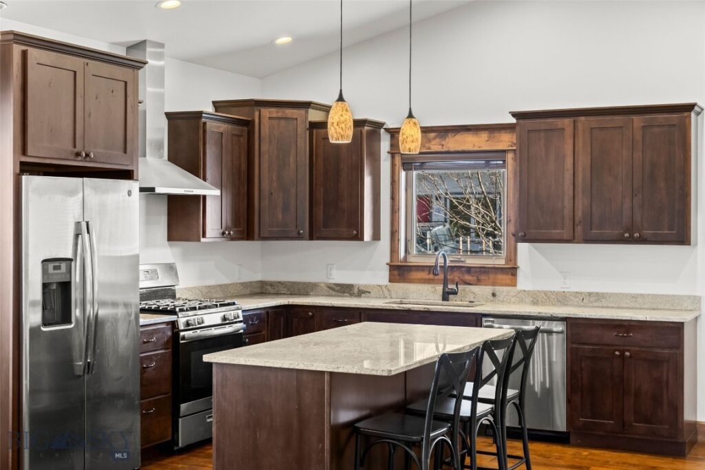 886 Flanders Creek Avenue