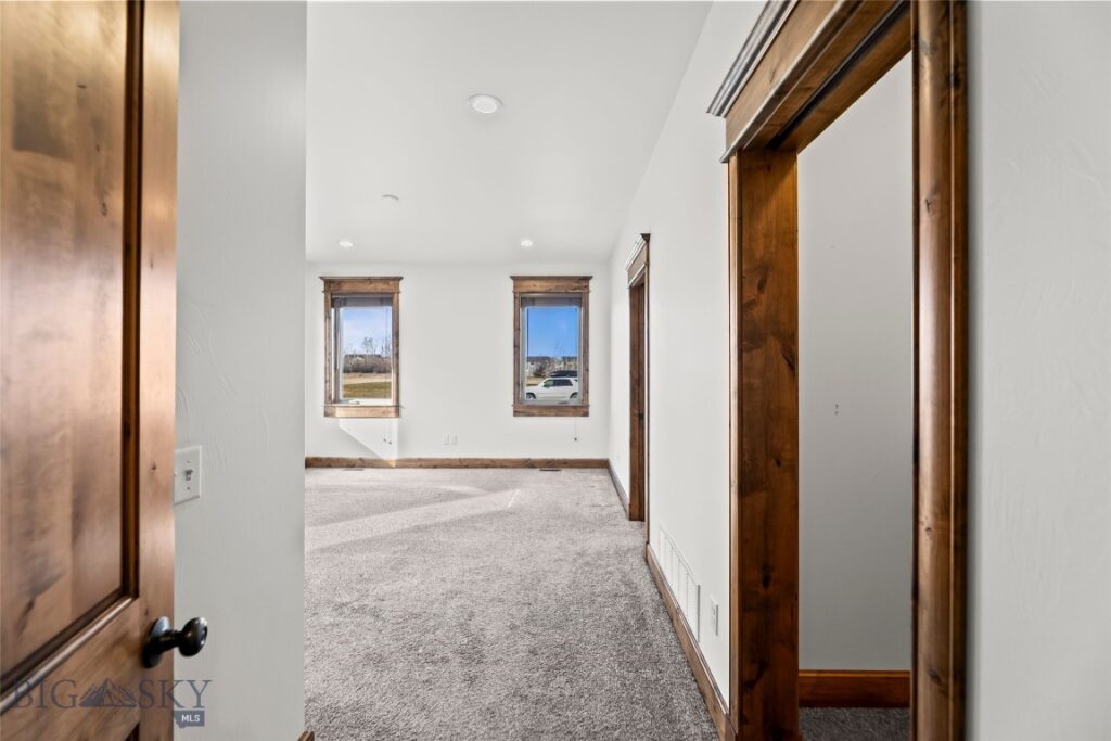 886 Flanders Creek Avenue