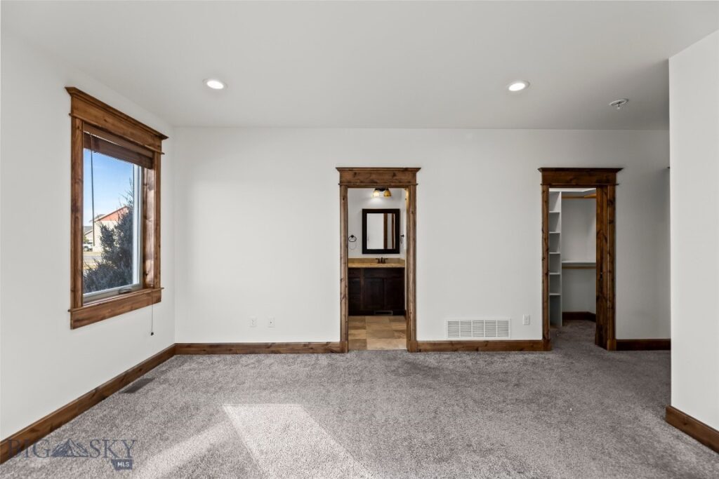 886 Flanders Creek Avenue