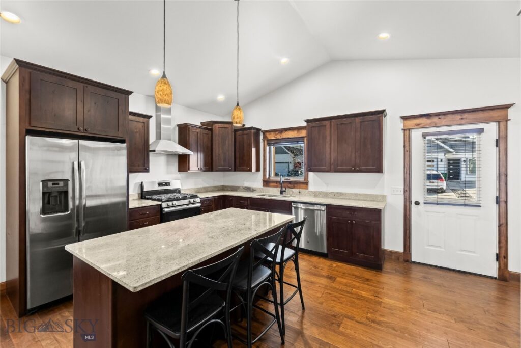 886 Flanders Creek Avenue