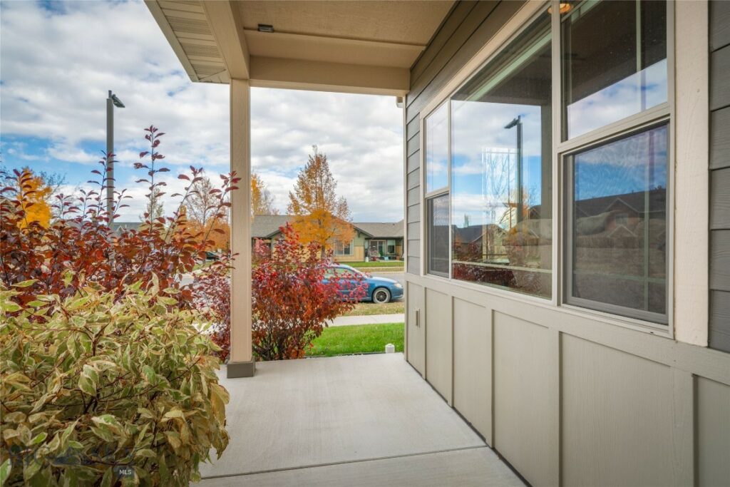 890 Flanders Creek Avenue