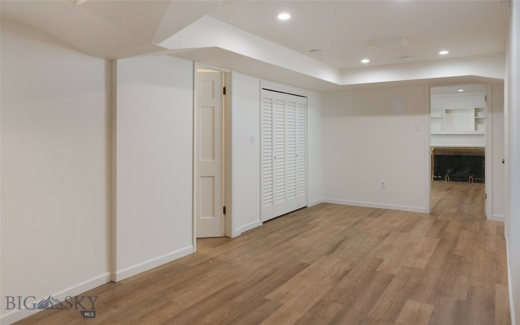 911 S Willson Avenue