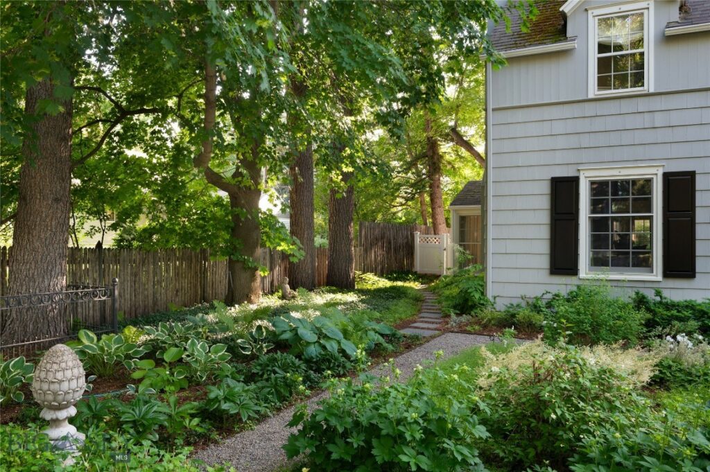 911 S Willson Avenue