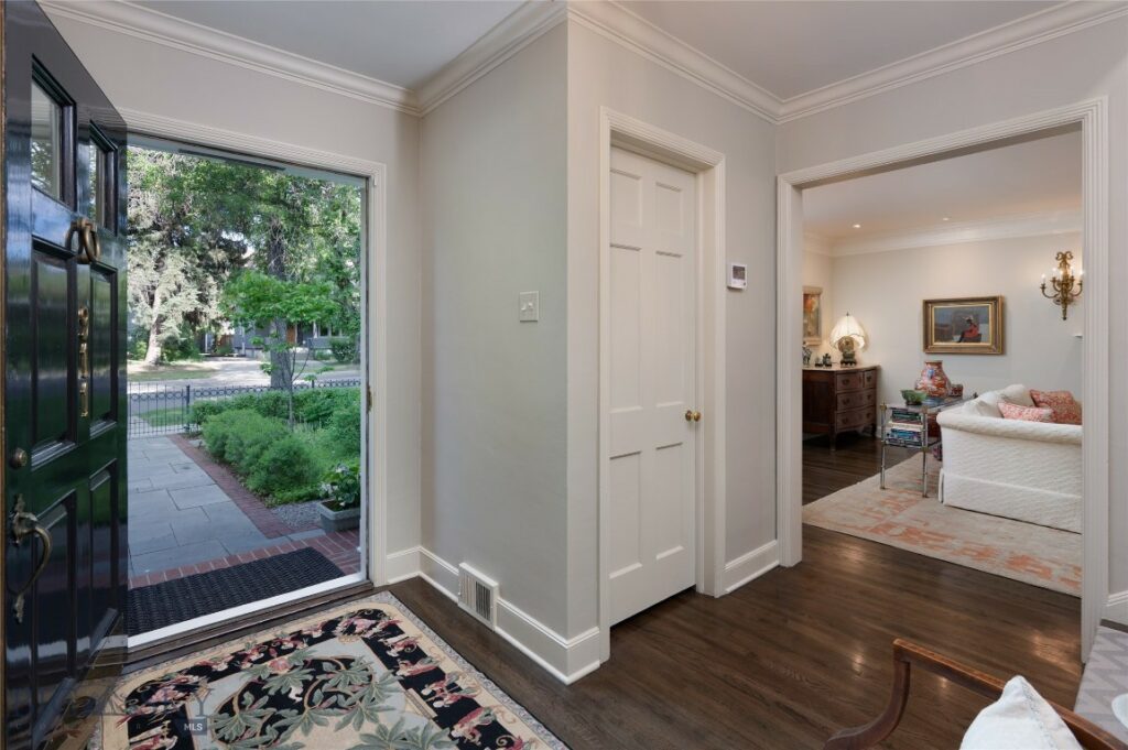 911 S Willson Avenue