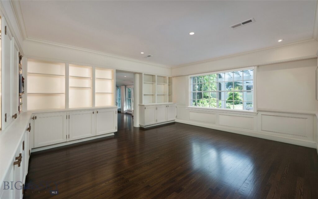 911 S Willson Avenue