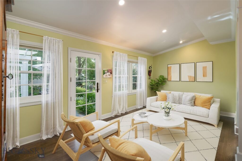 911 S Willson Avenue