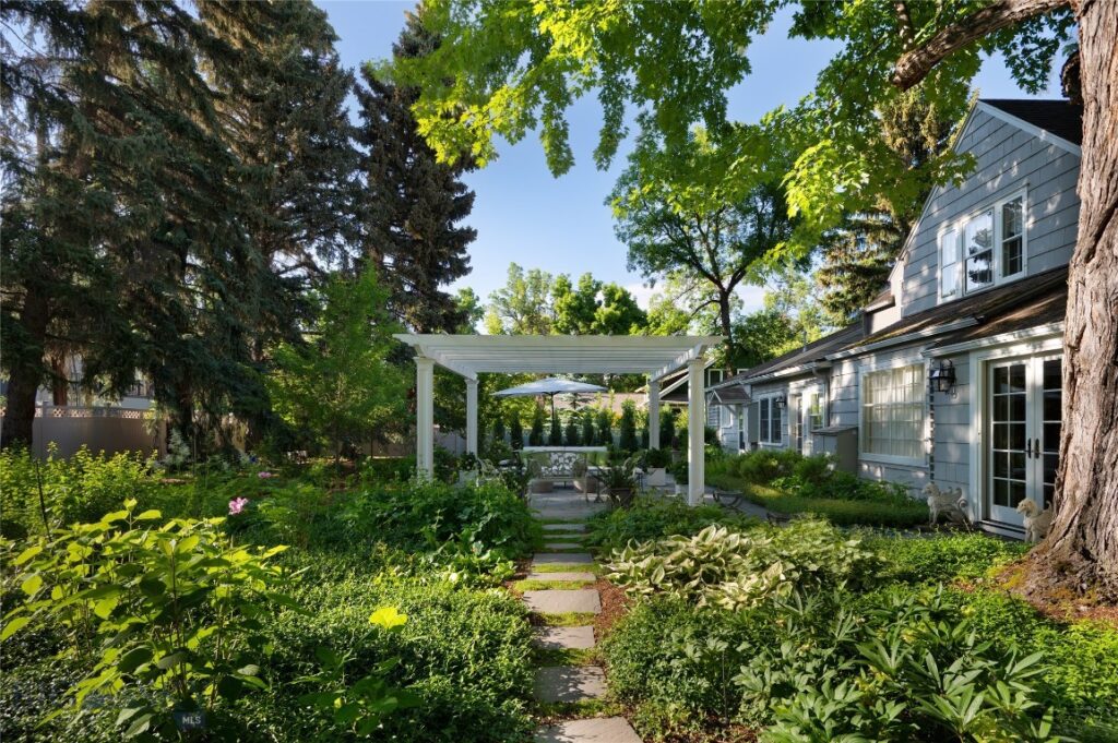 911 S Willson Avenue