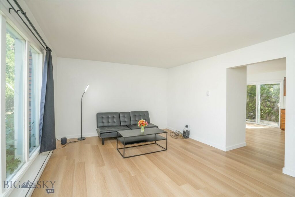 917 N 17th Avenue