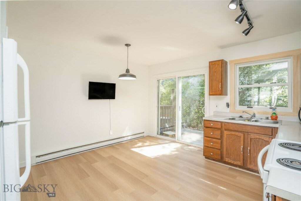 917 N 17th Avenue