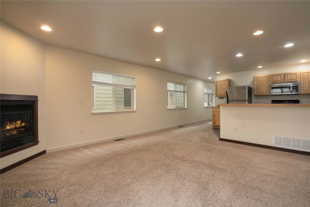 935 Forestglen Drive