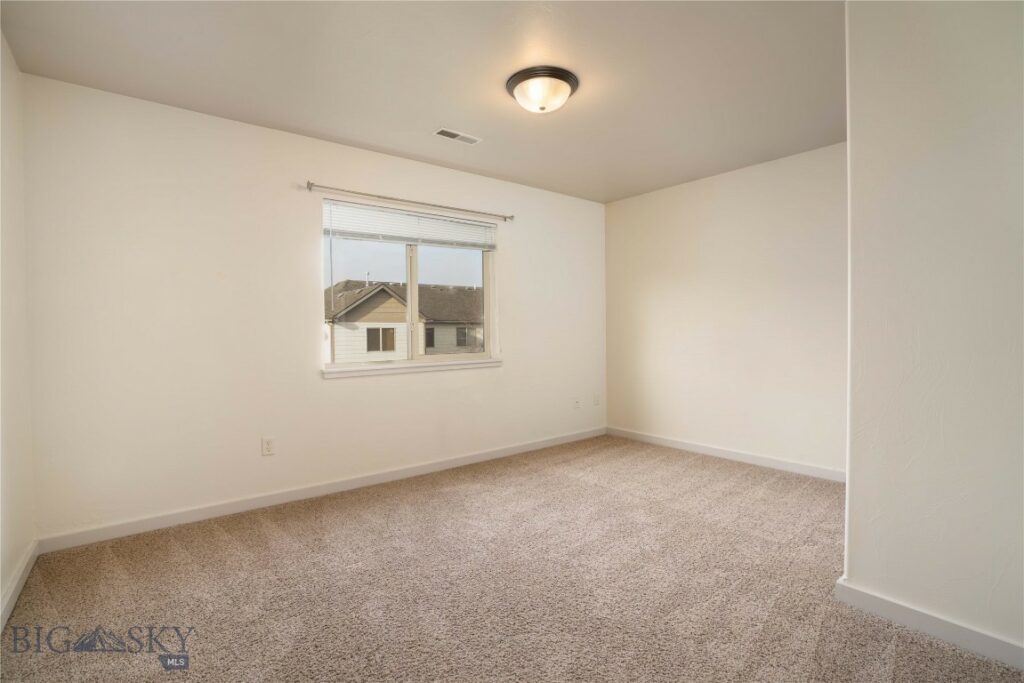 935 Forestglen Drive