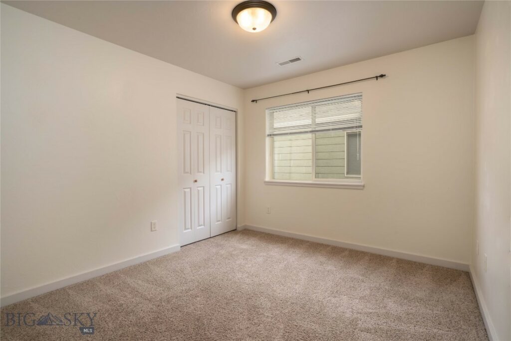 935 Forestglen Drive