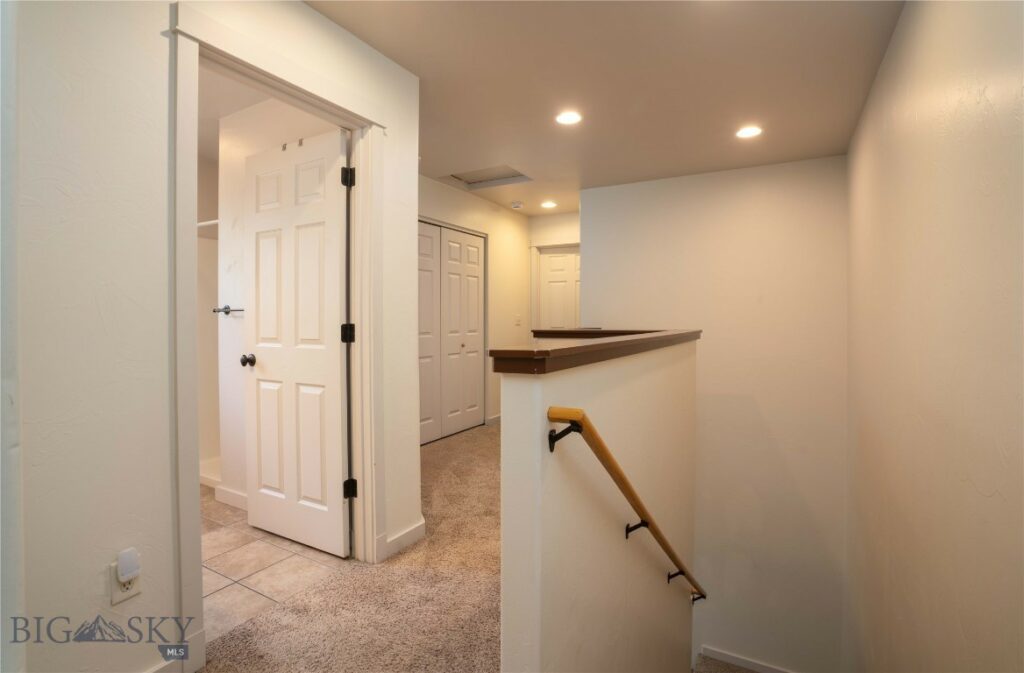 935 Forestglen Drive