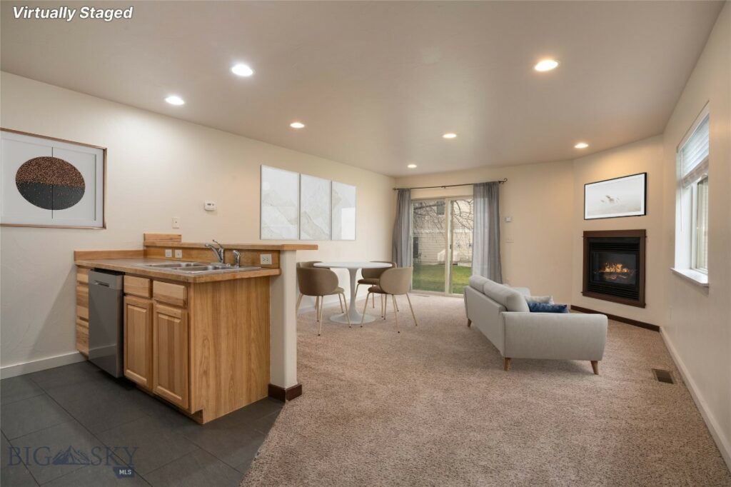 935 Forestglen Drive