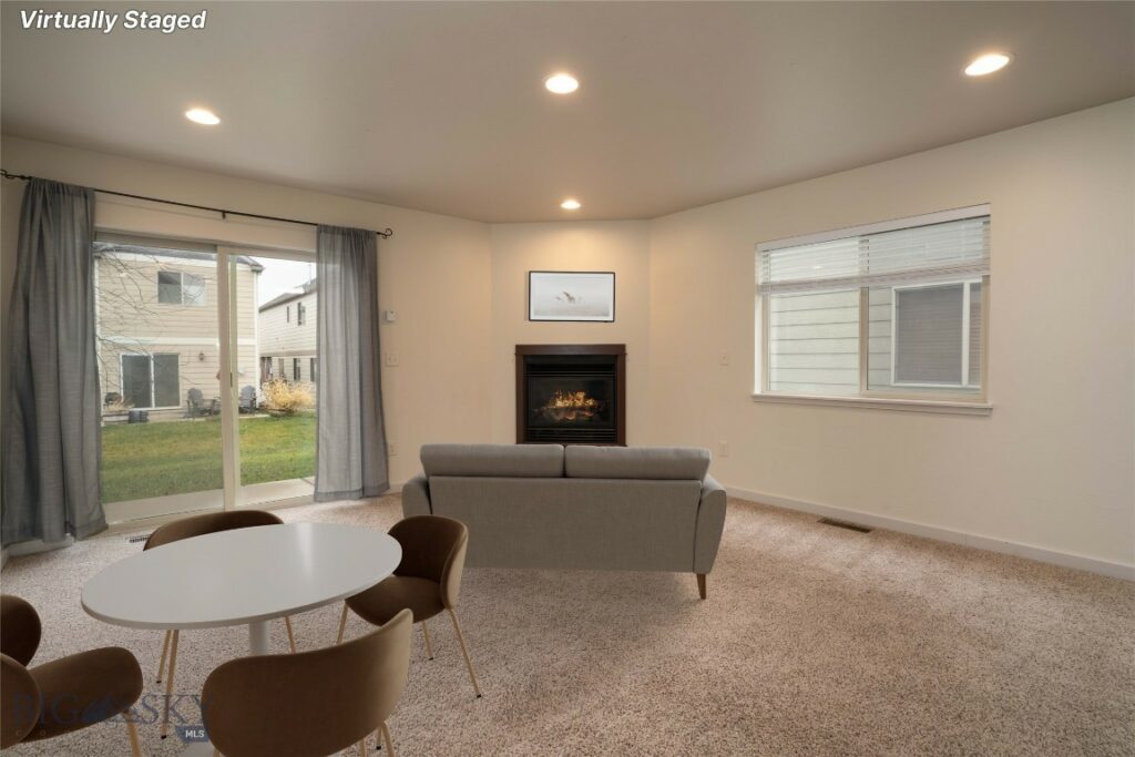 935 Forestglen Drive