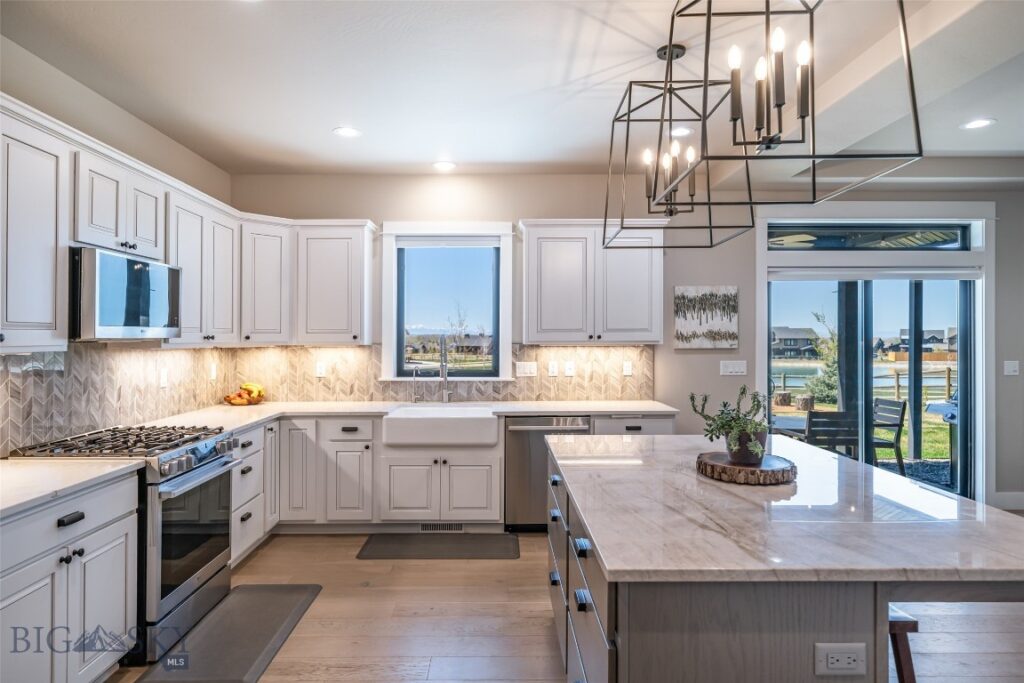 950 White Horse Loop