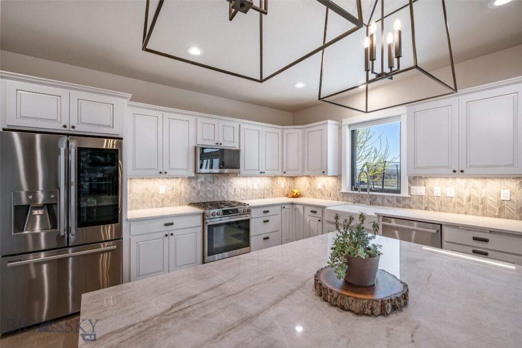 950 White Horse Loop