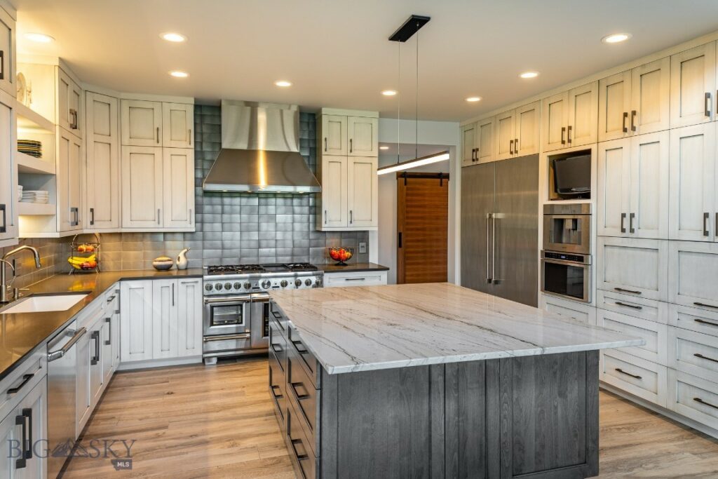 989 Bridger Lake
