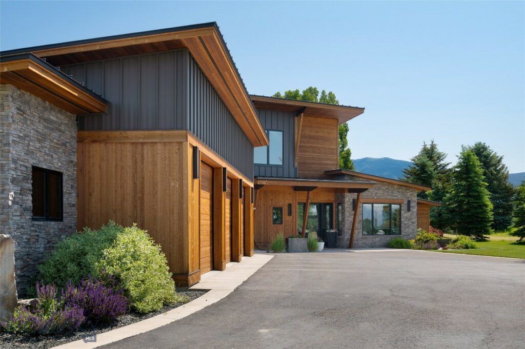 989 Bridger Lake