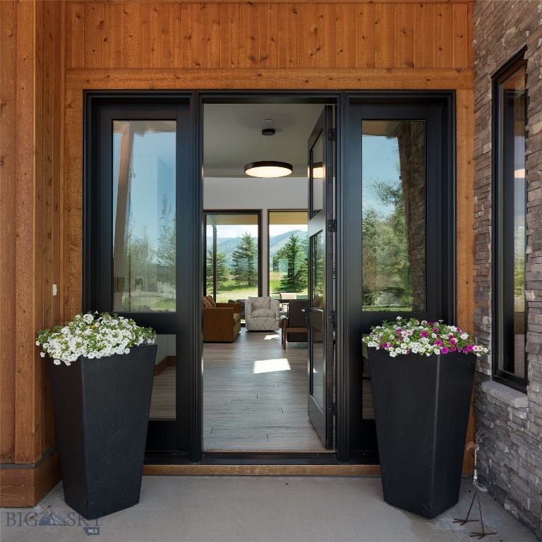 989 Bridger Lake