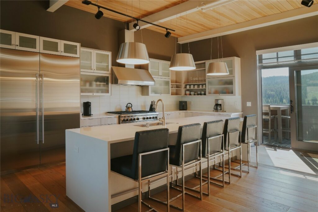 99 Town Center Avenue Unit R3