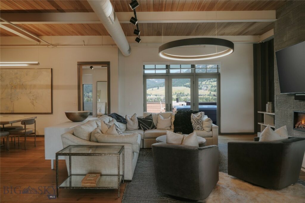 99 Town Center Avenue Unit R3