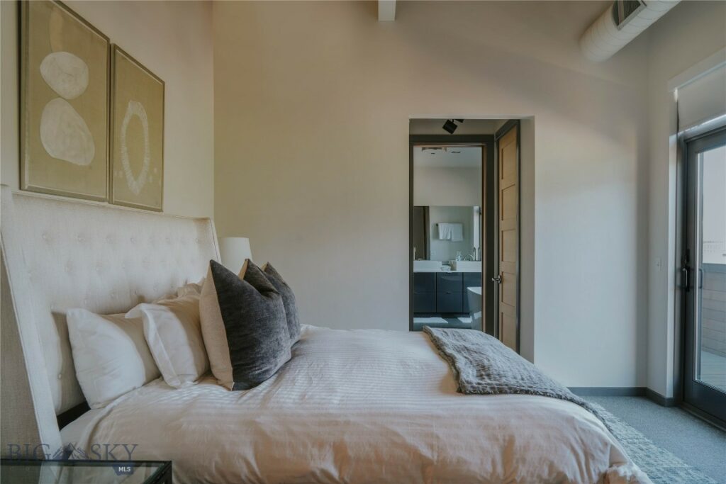 99 Town Center Avenue Unit R3