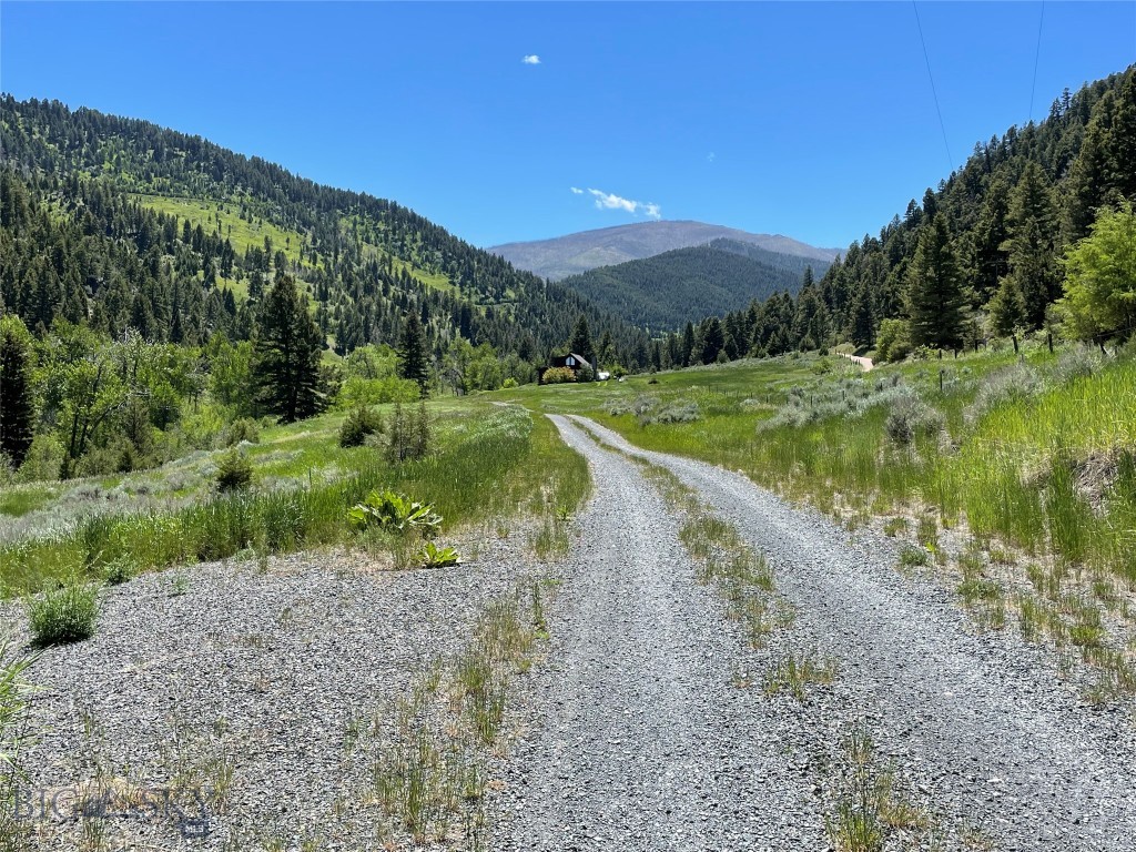 Lot 10 Boulder River