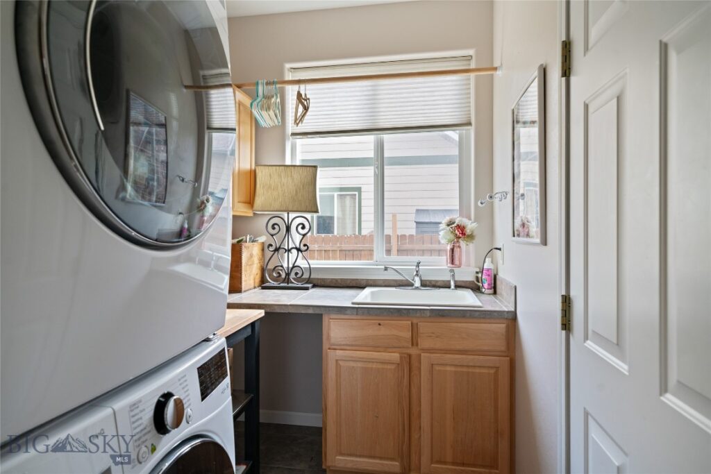 Unknown - 23