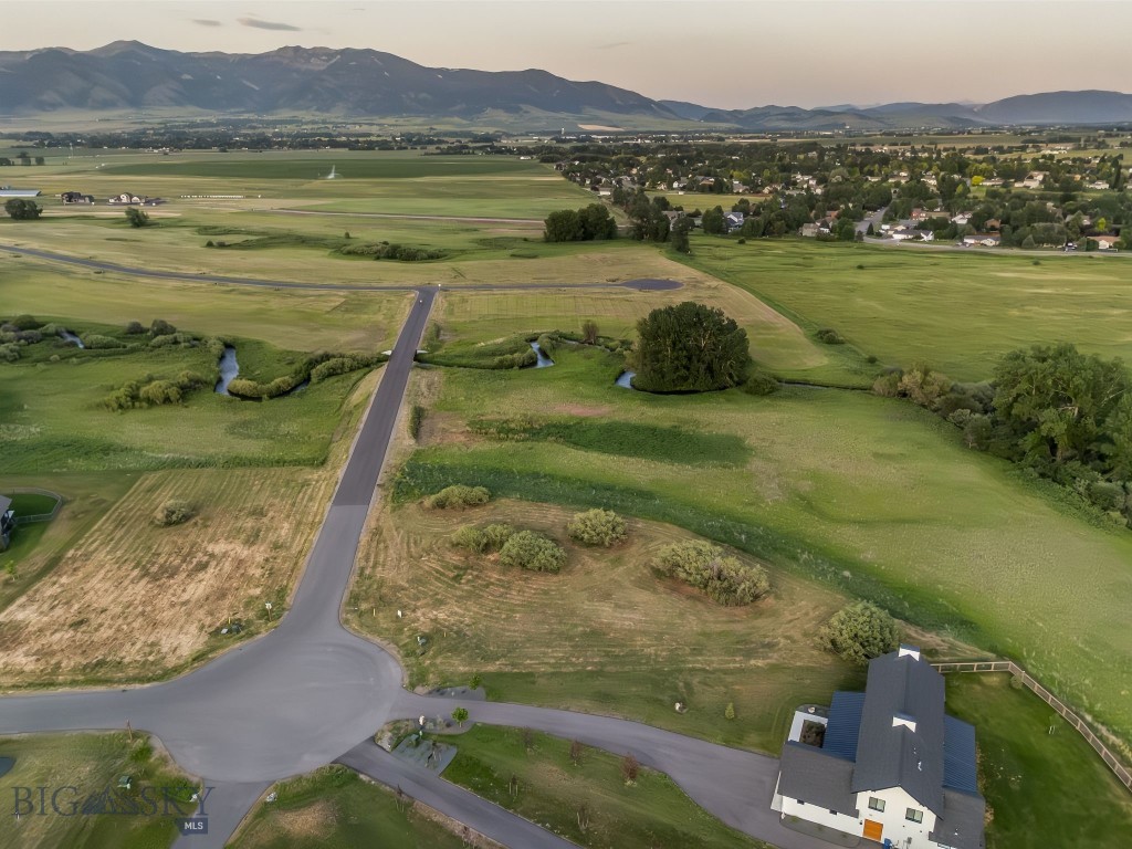 Lot 10 Riparian Way