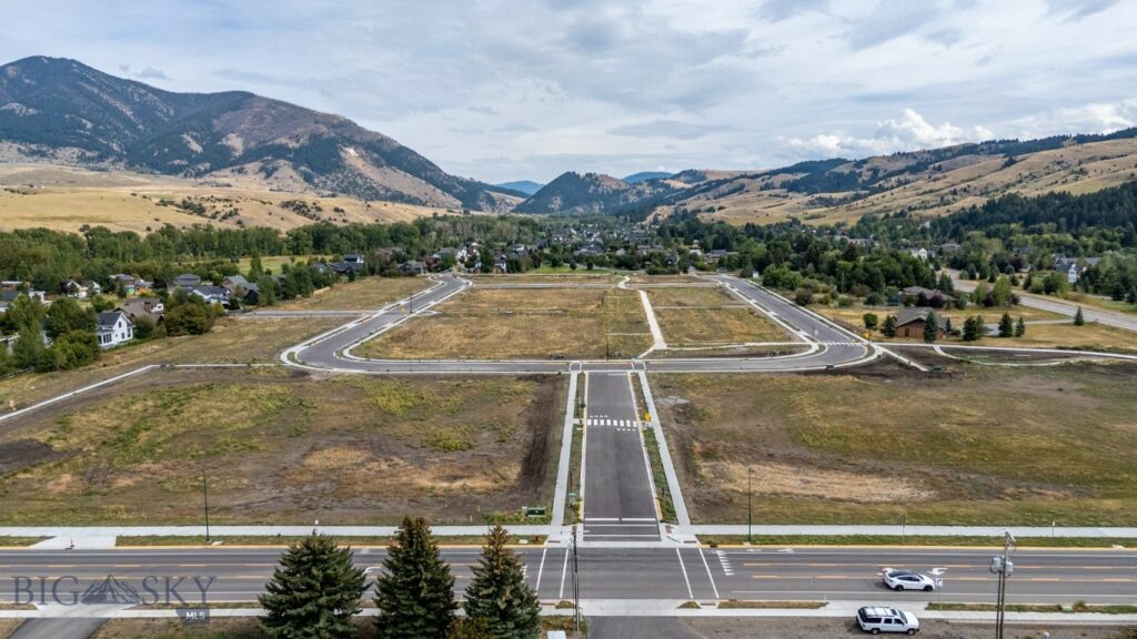 TBD Canyon Gate/Lucy Lane Boulevard