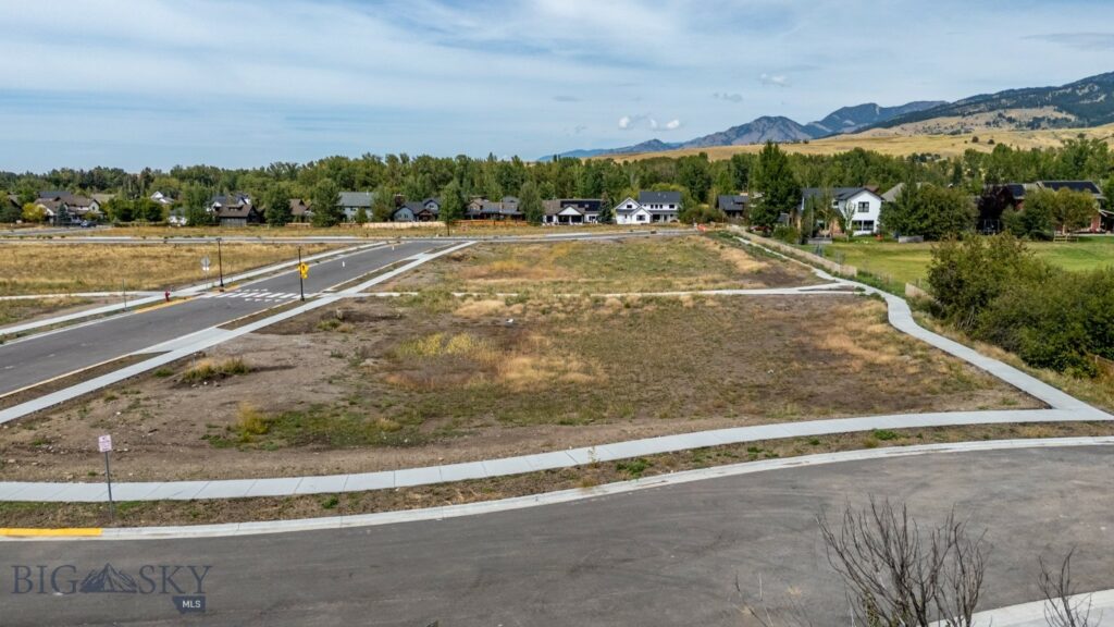 TBD Canyon Gate/Lucy Lane Boulevard